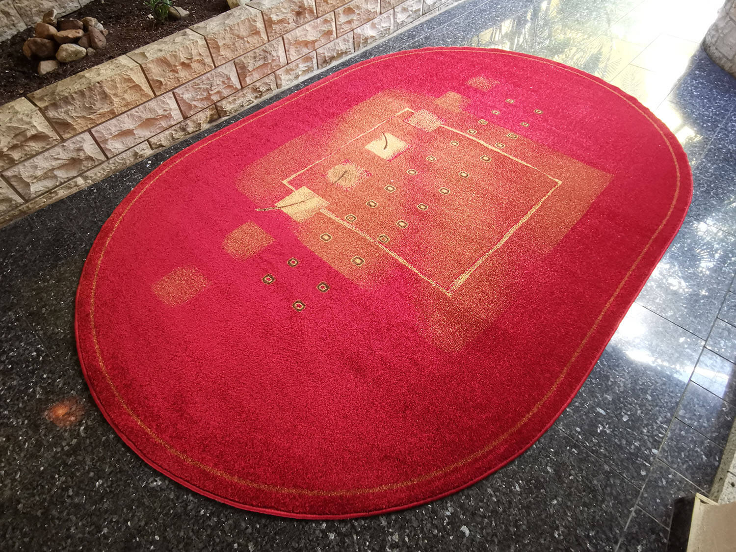 Karetta červený ovál