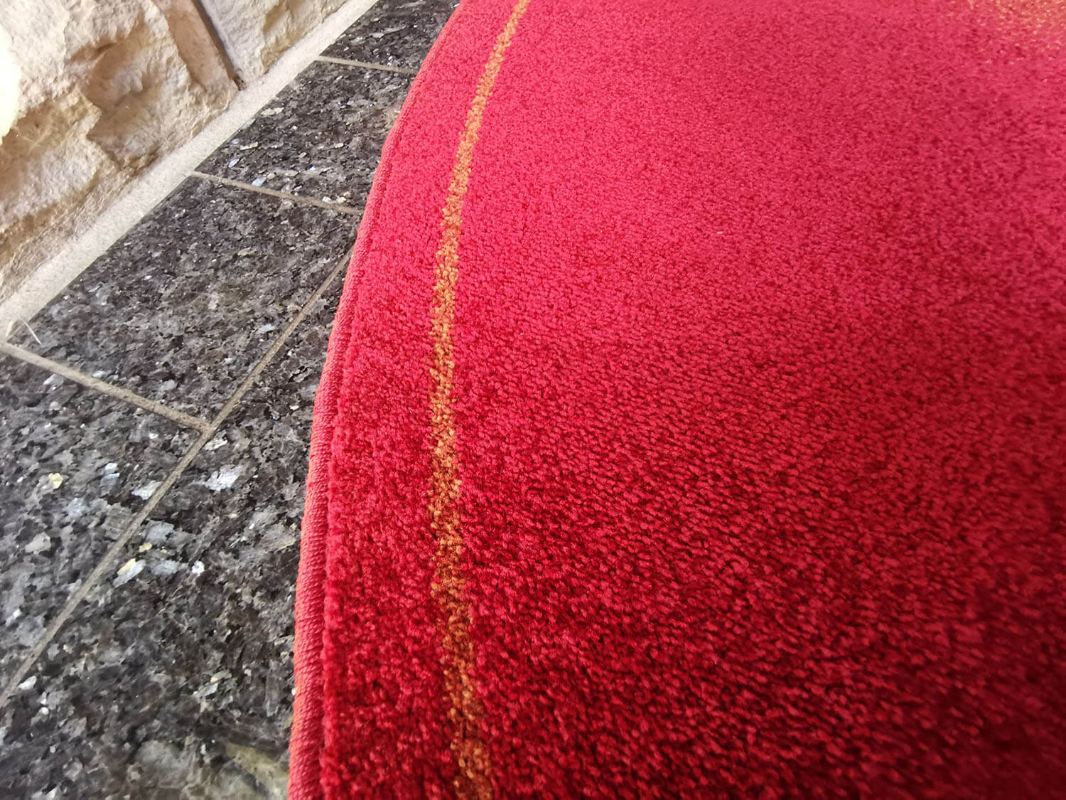 Karetta červený ovál