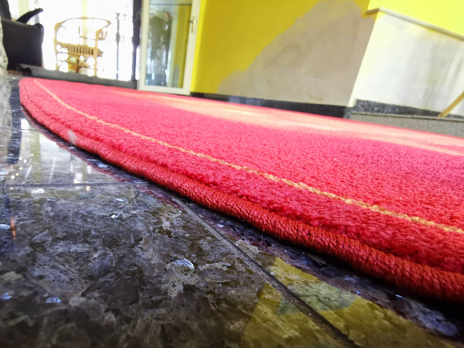 Karetta červený ovál