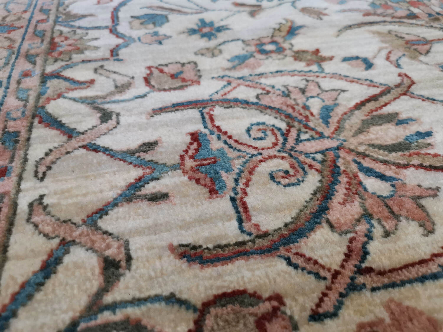 Samarkand Moghal 04 creme - pfirsich