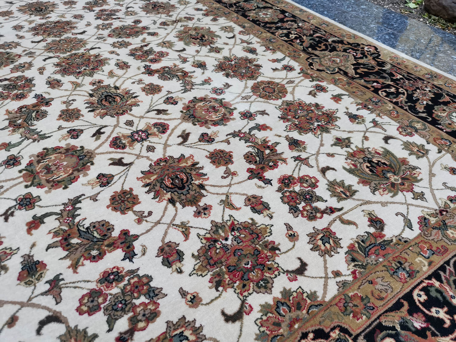 Caral 628 ivory - black