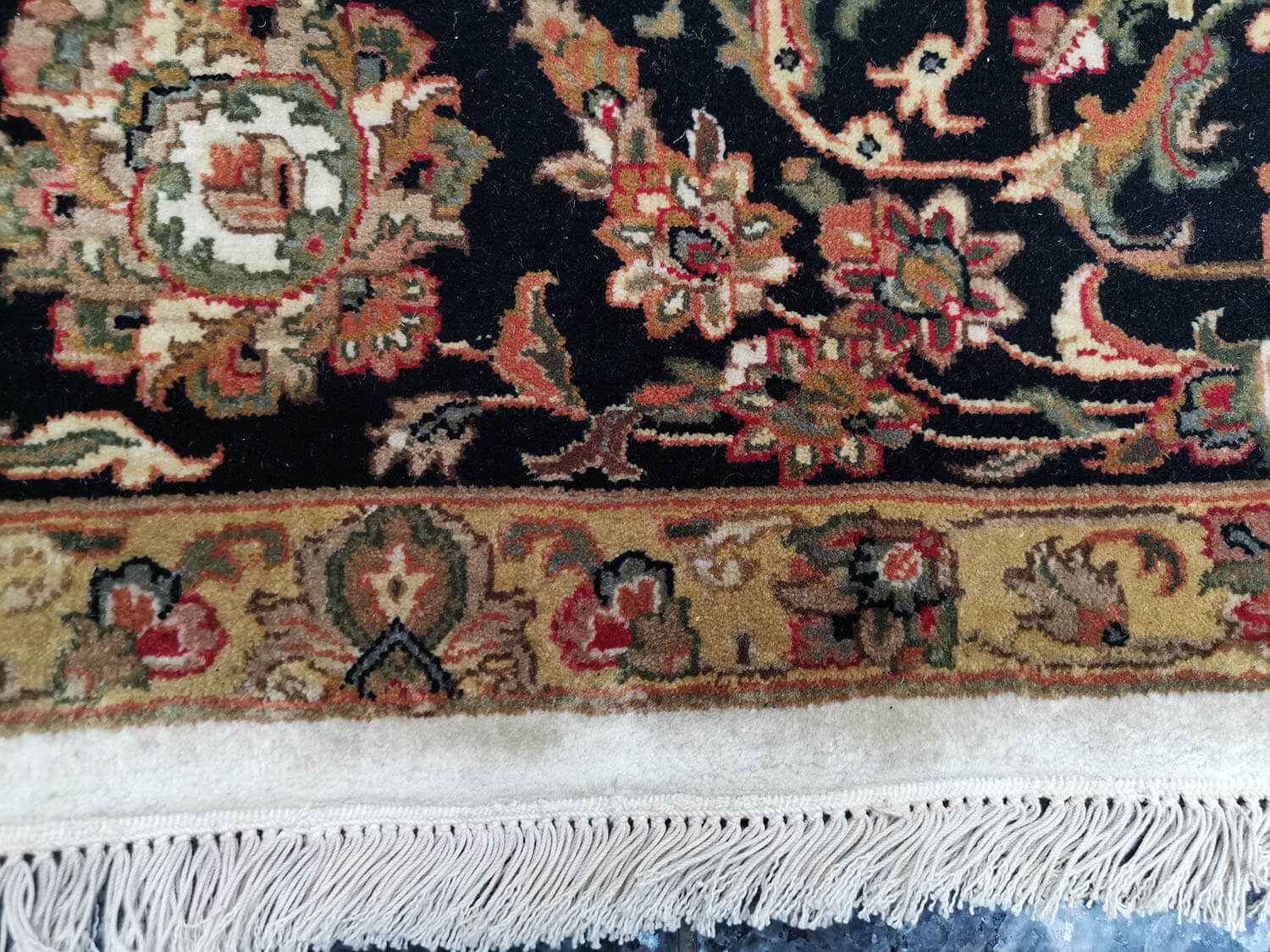 Caral 628 ivory - black