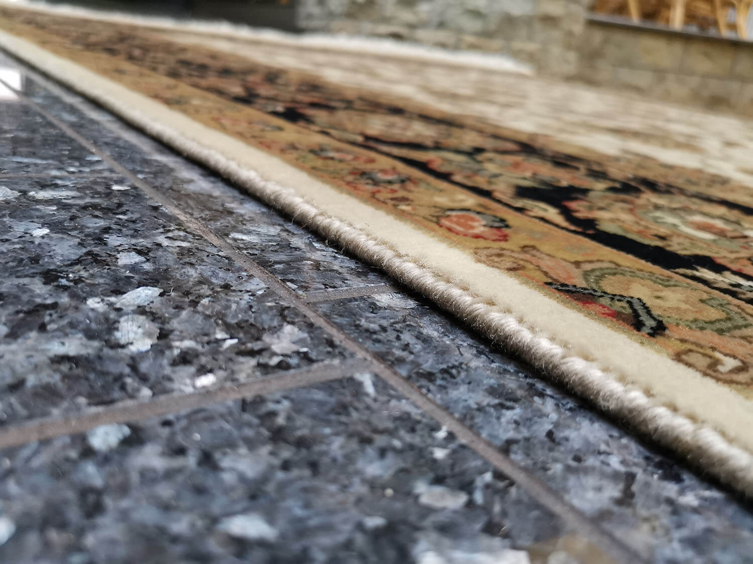 Caral 628 ivory - black