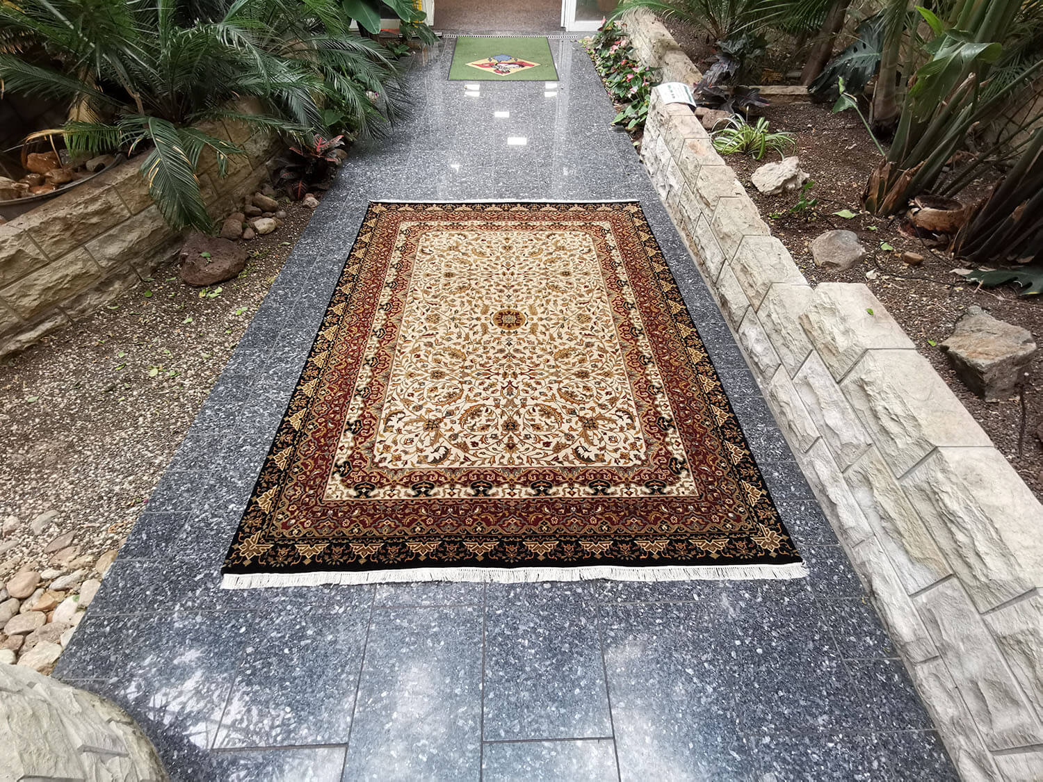 Caral 644 ivory - red