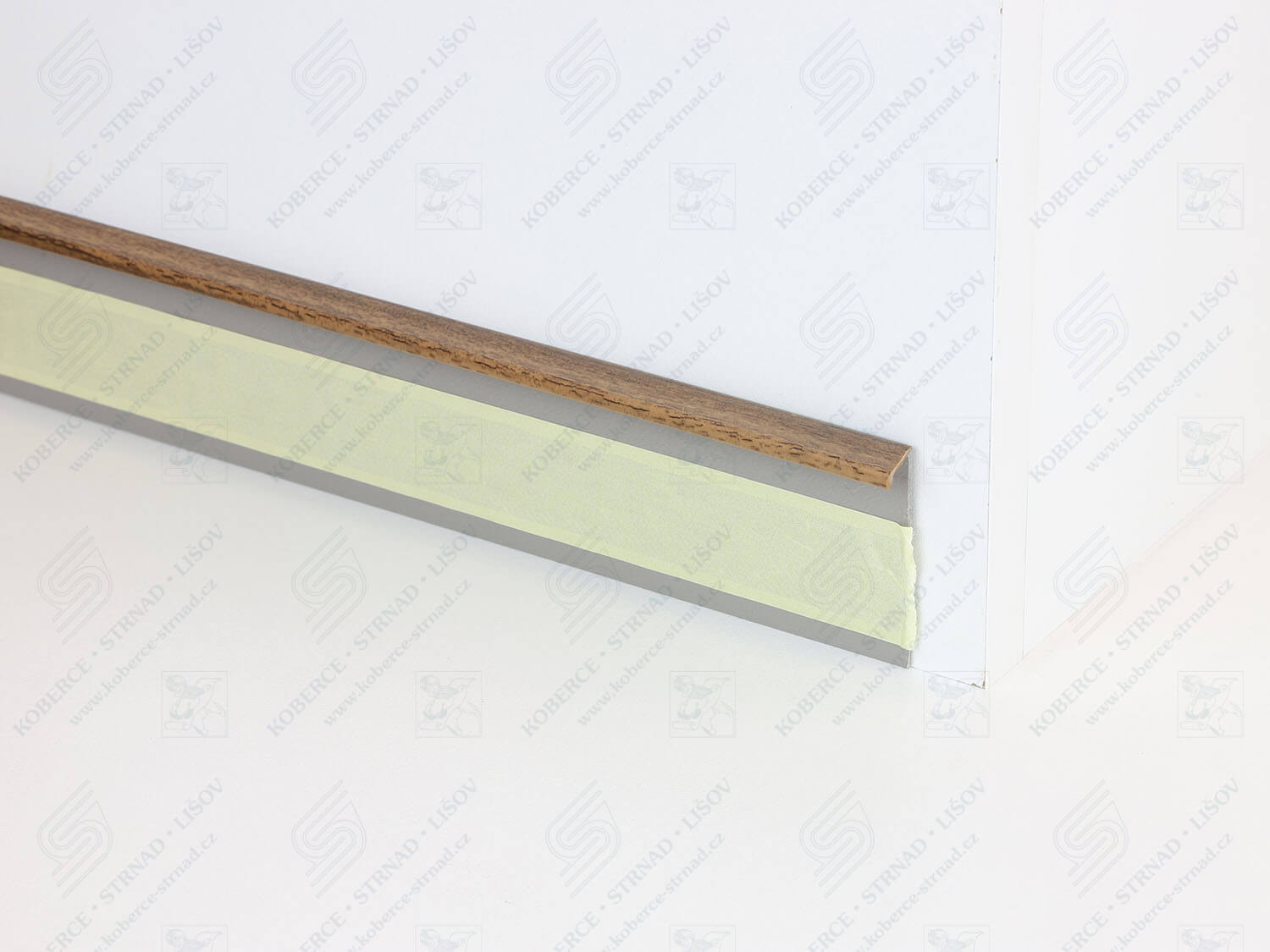 Kobercová lišta TL 55K 22 ořech