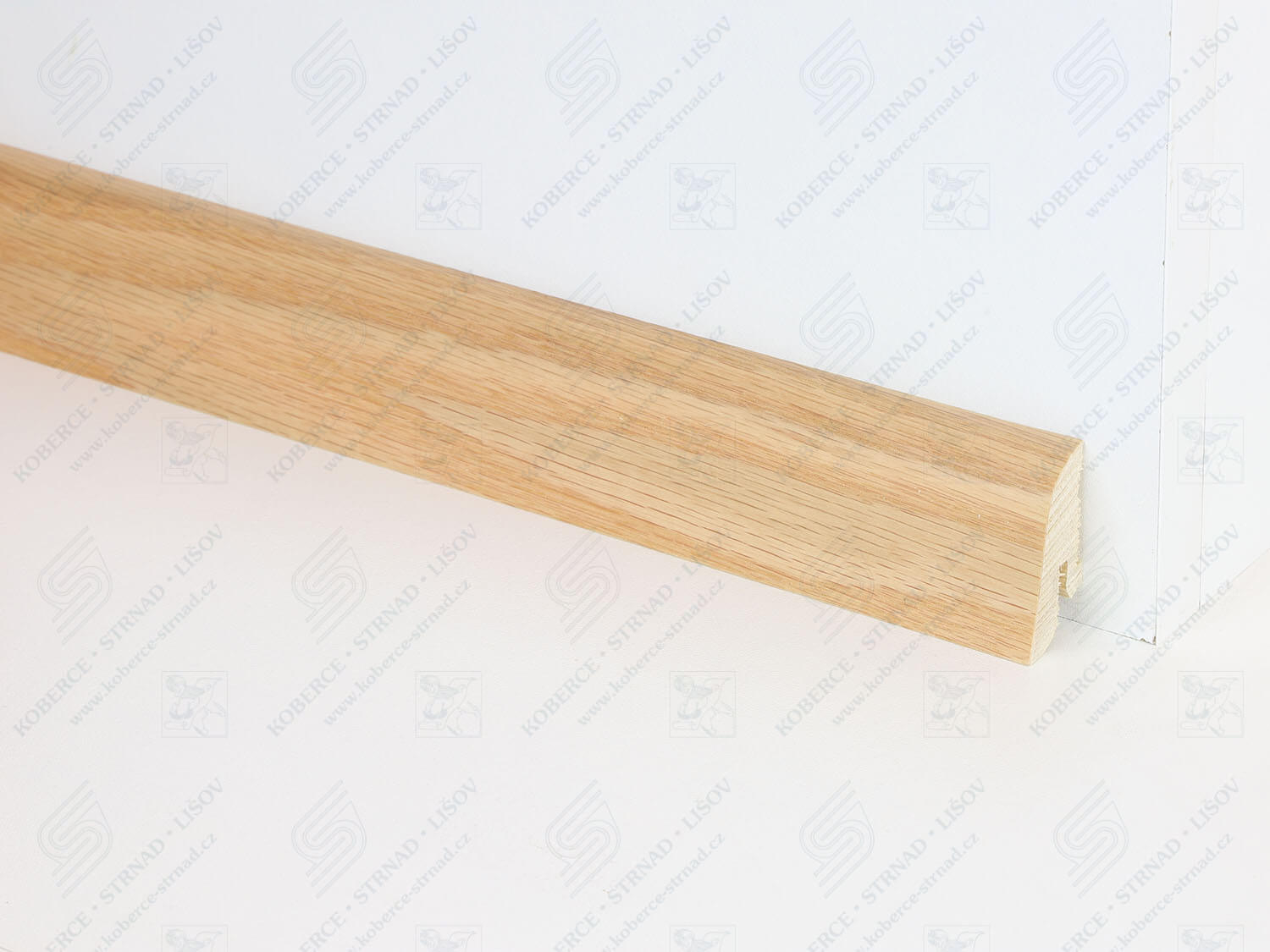 SL40DC dub červený dřevěná soklová lišta