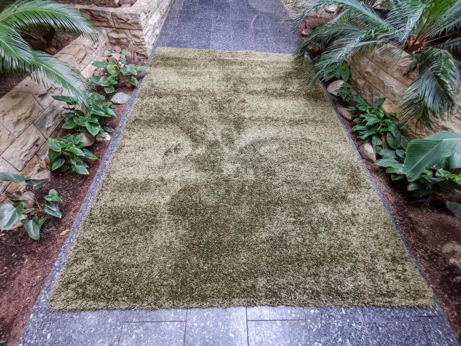 Luxury Shaggy 7001-440 olive dark