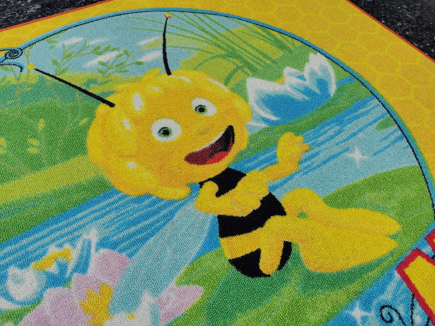 Včelka Mája 4 - Maya Waterfront