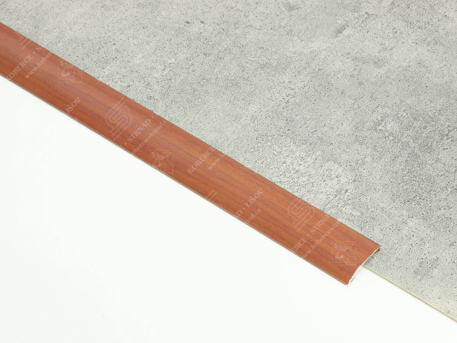 Oblouk 40 mm H80 Merbau přechodová lišta samolepící 21562800-05