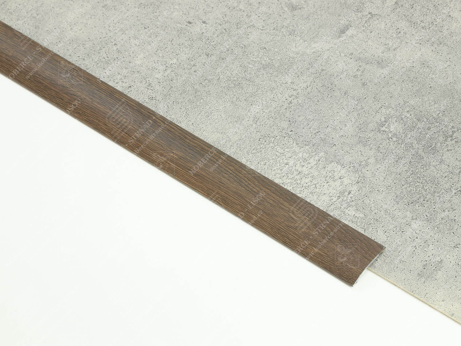 Oblouk 40 mm H63 Tigua přechodová lišta samolepící