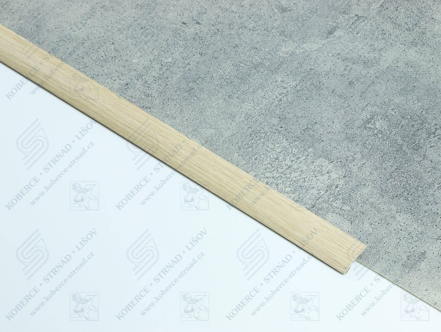 Oblouk 30 mm H33 Dub bělený přechodová lišta samolepící