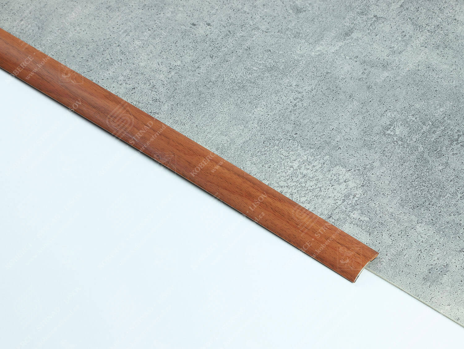 Oblouk 30 mm H80 Merbau přechodová lišta samolepící 21559800-05