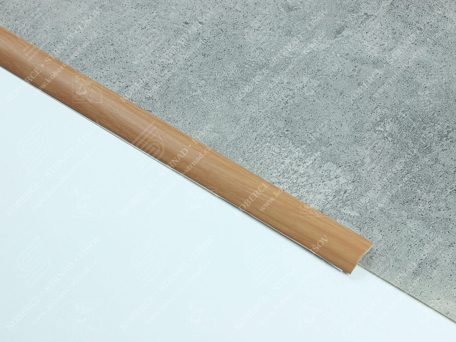 Oblouk 30 mm Profilpas 50 přechodová lišta samolepící 45516, 70328