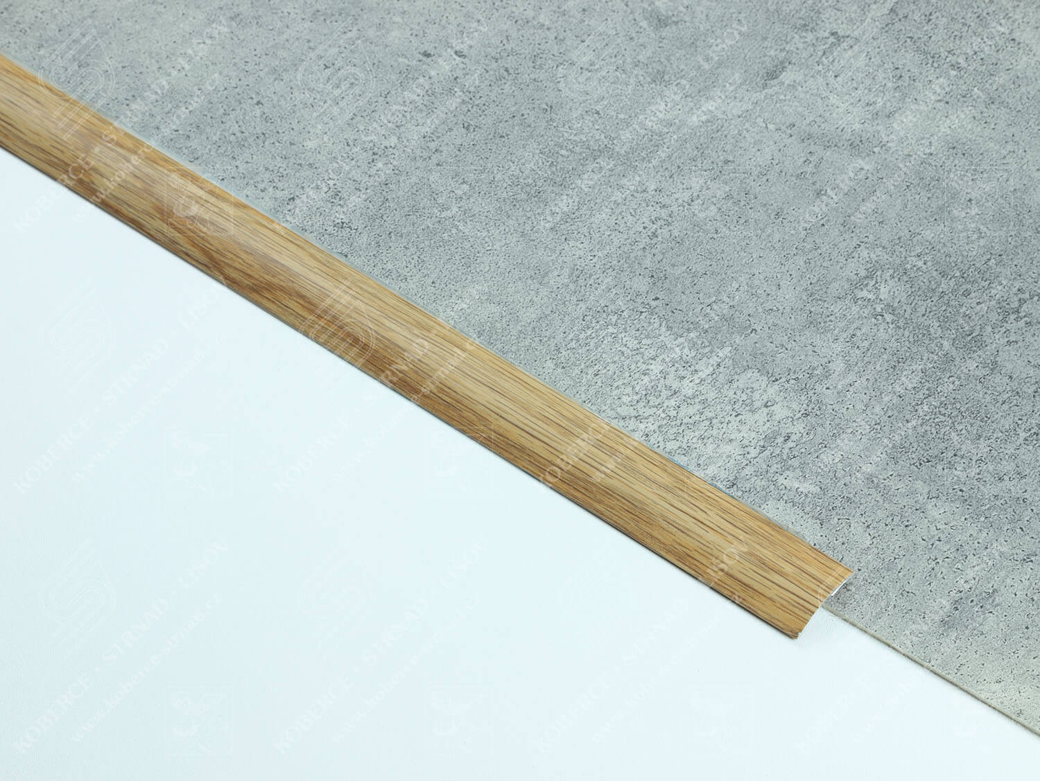 Oblouk 30 mm Profilpas 73 přechodová lišta samolepící 70336