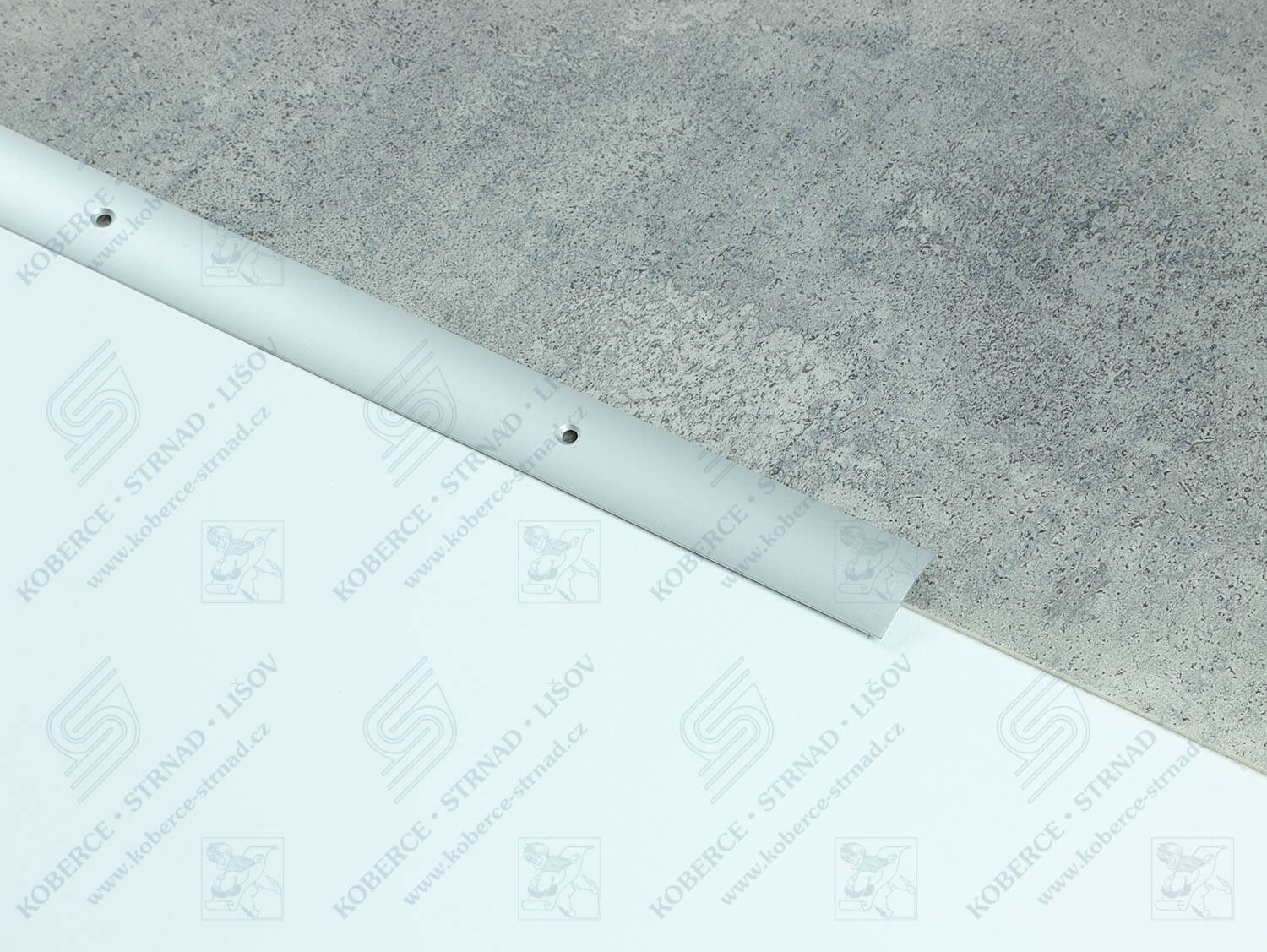 Oblouk 30 mm stříbrná přechodová lišta vrtaná