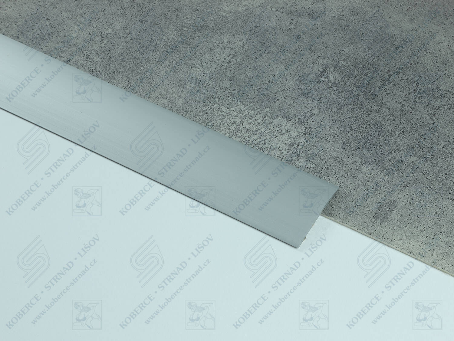 Oblouk 60 mm stříbrná přechodová lišta samolepící