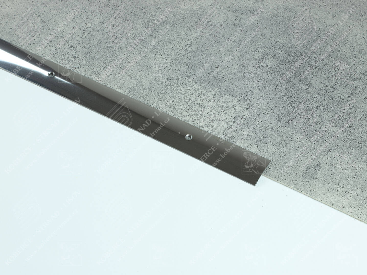 Oblouk 30 mm nerez leštěná přechodová lišta vrtaná