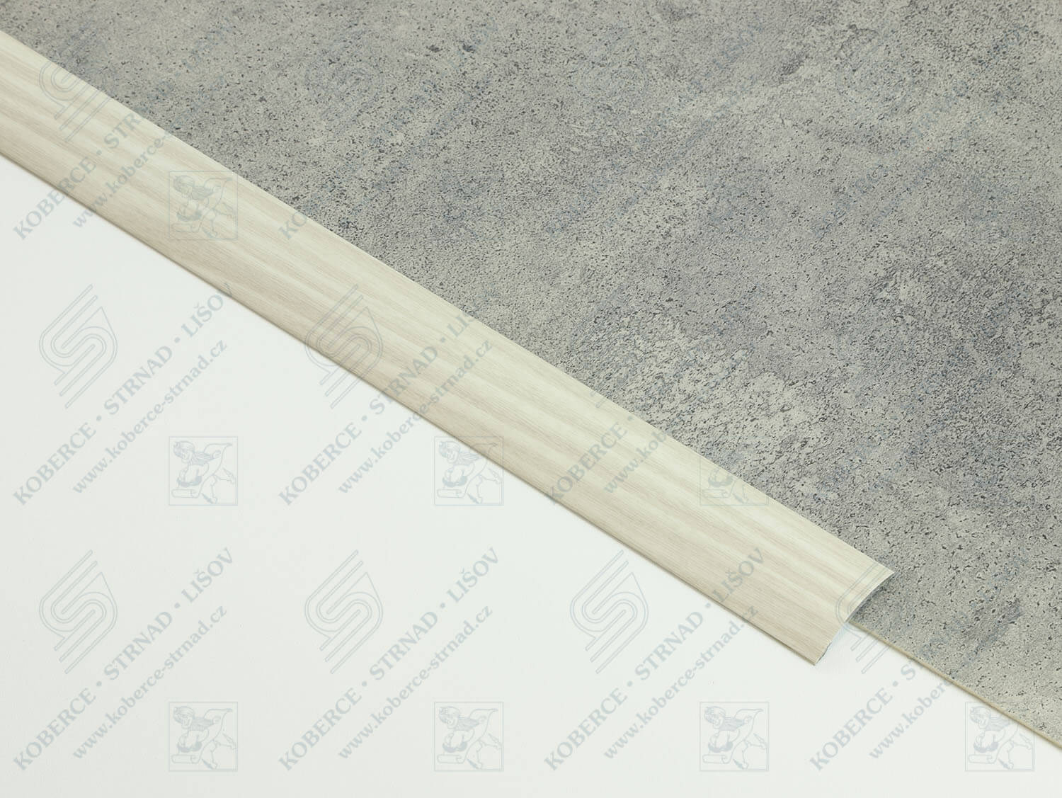 Oblouk 40 mm E901 dub bělený přechodová lišta samolepící