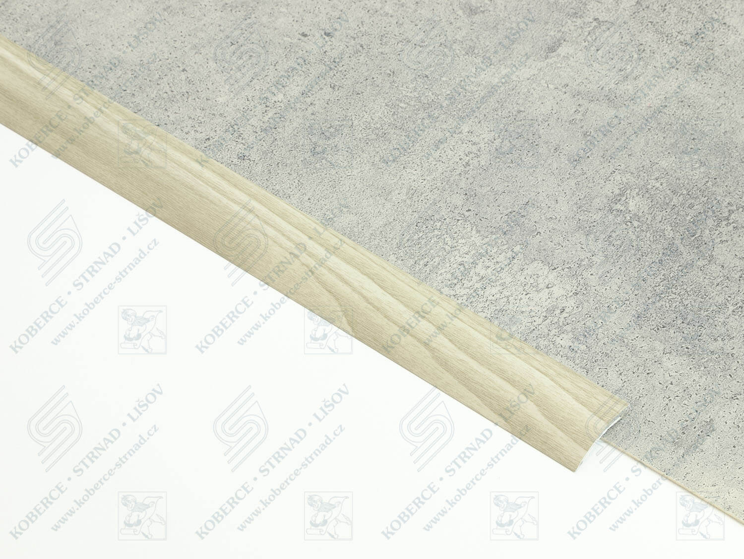 Náběh 0-8 mm E904 dub artický přechodová lišta samolepící