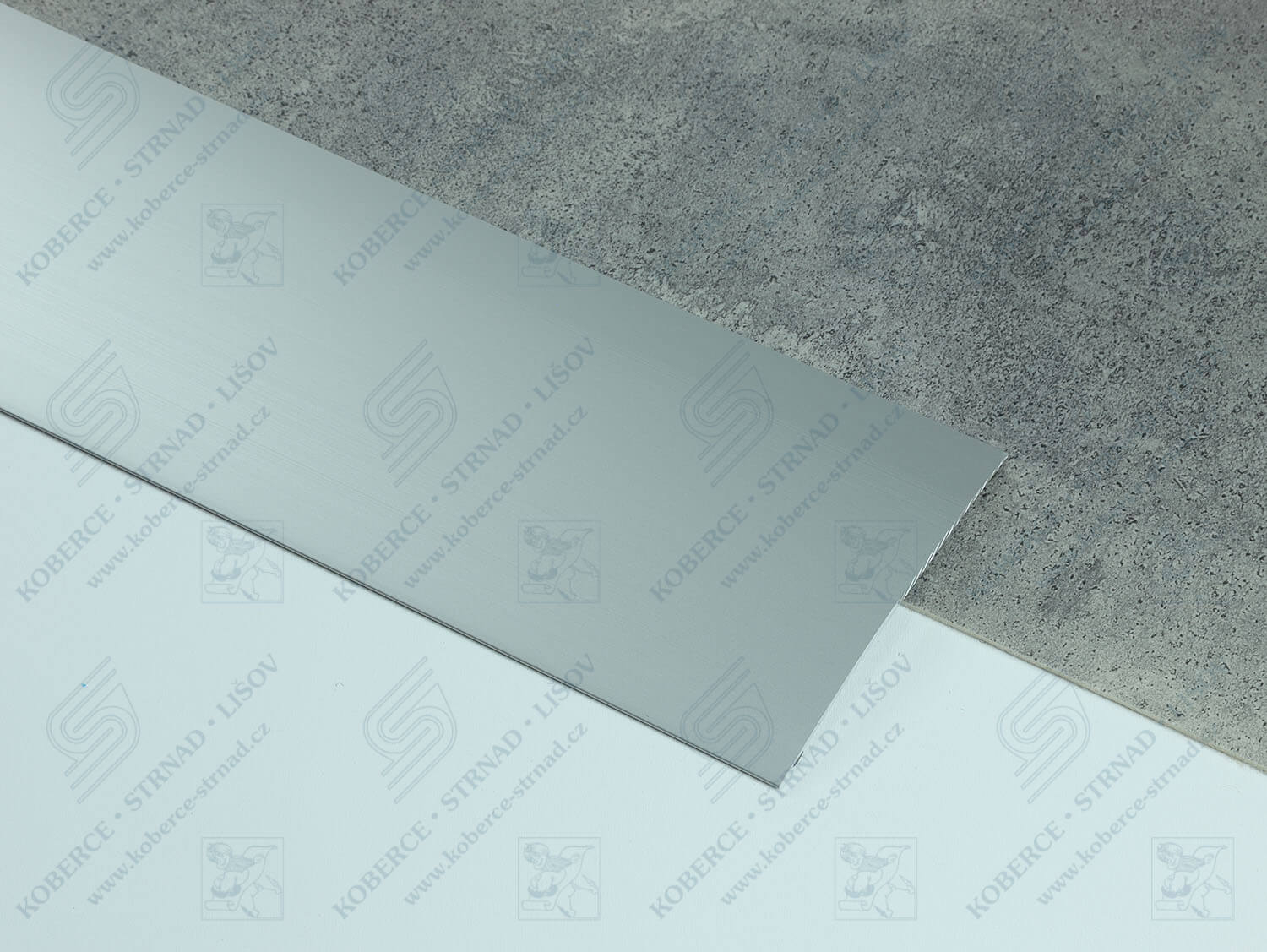 Oblouk 120 mm stříbrná přechodová lišta samolepicí