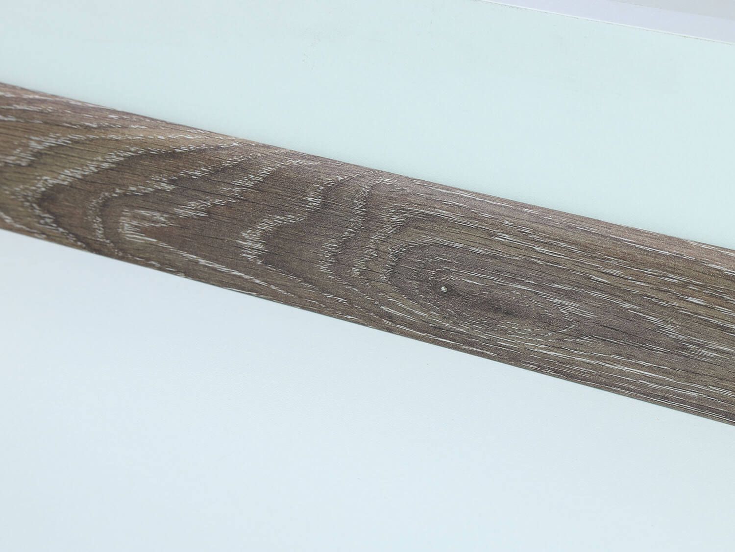 Berry HDF60 PL268 soklová lišta