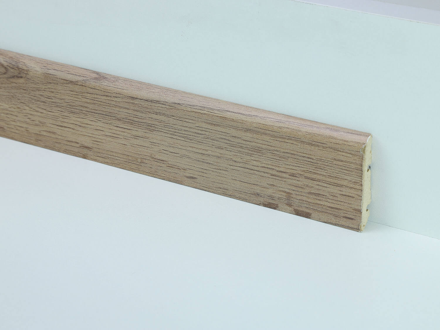 Berry HDF60 9320-3010 soklová lišta