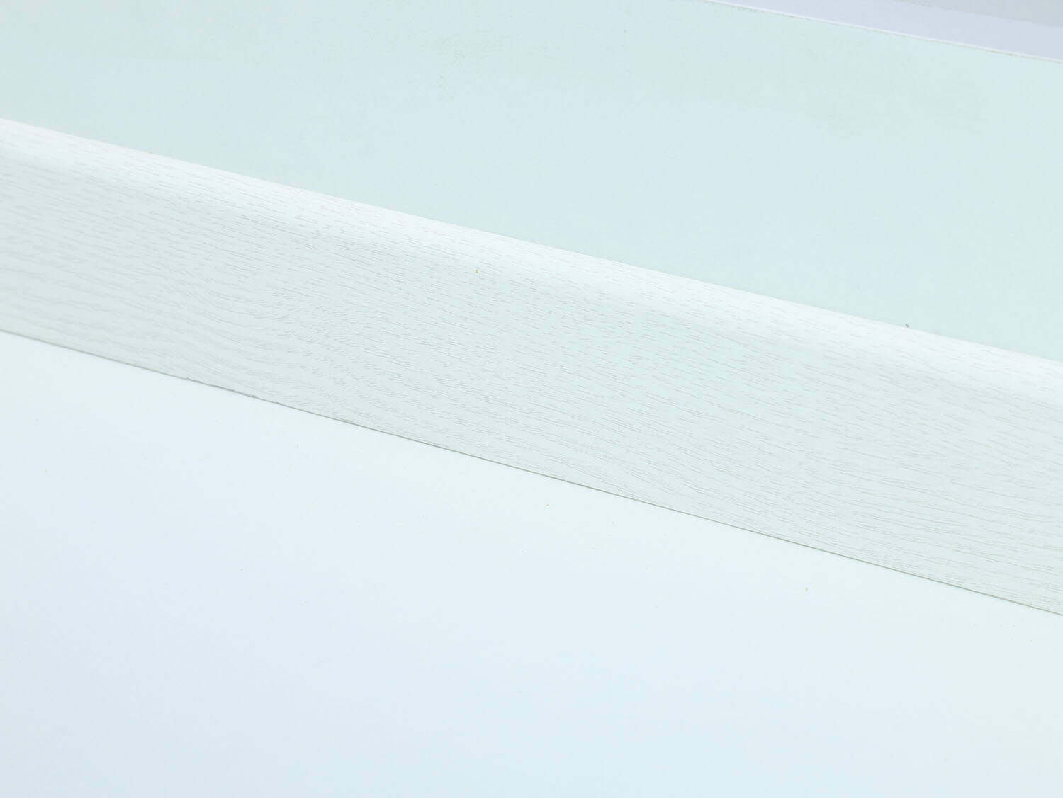 Berry HDF60 9320-3866 soklová lišta