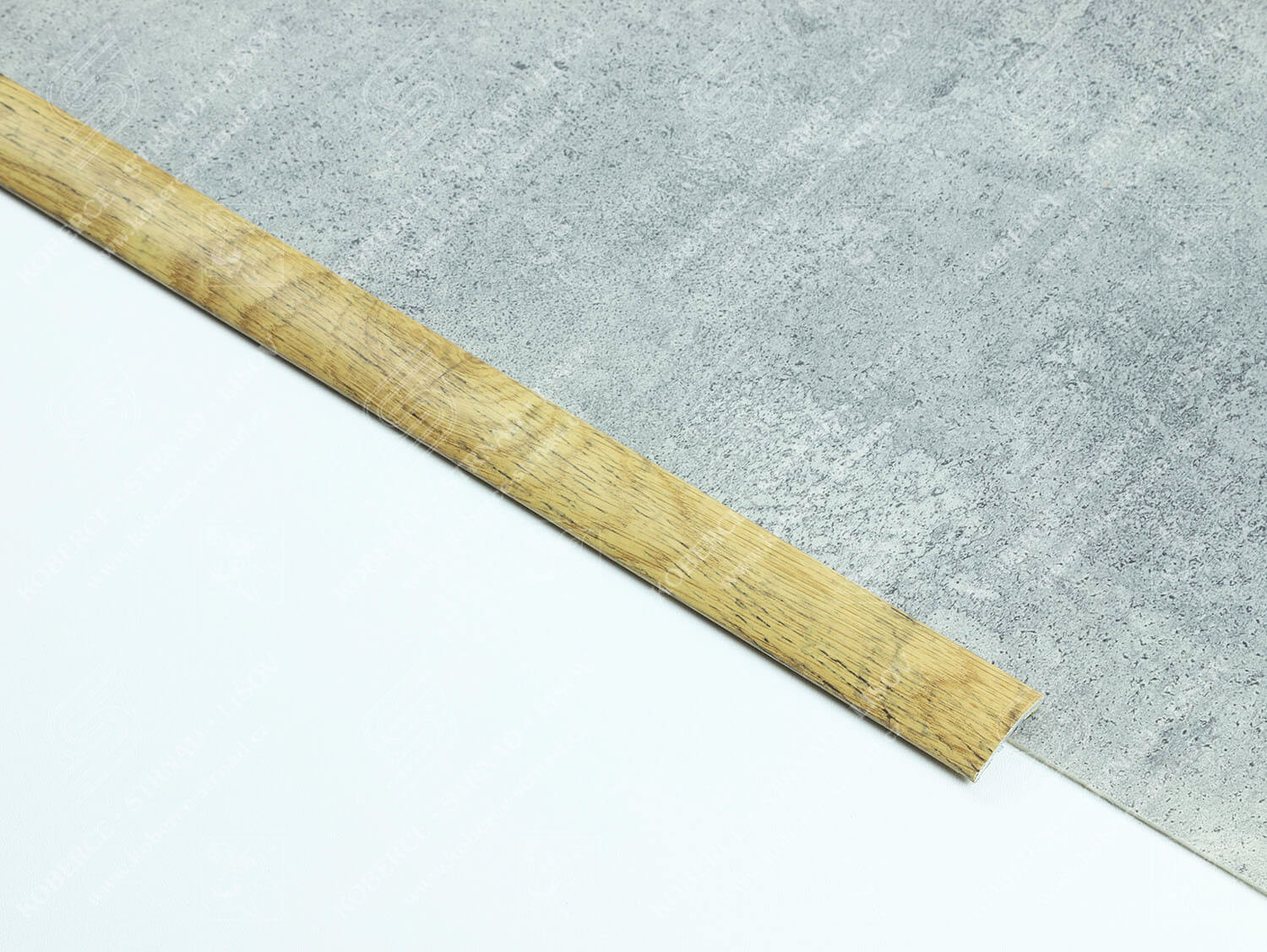 Oblouk 30 mm MFAF 3052 Dub rustic přechodová lišta samolepící