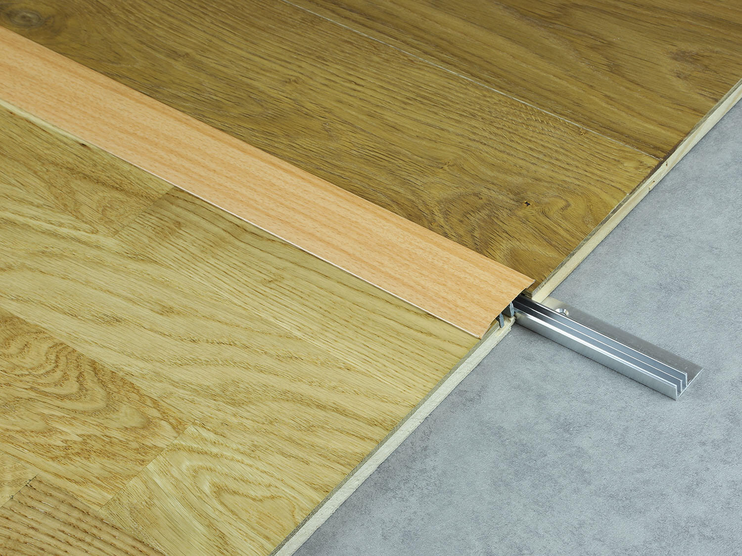 588 H20 Buk tmavý Küberit 06288200-05