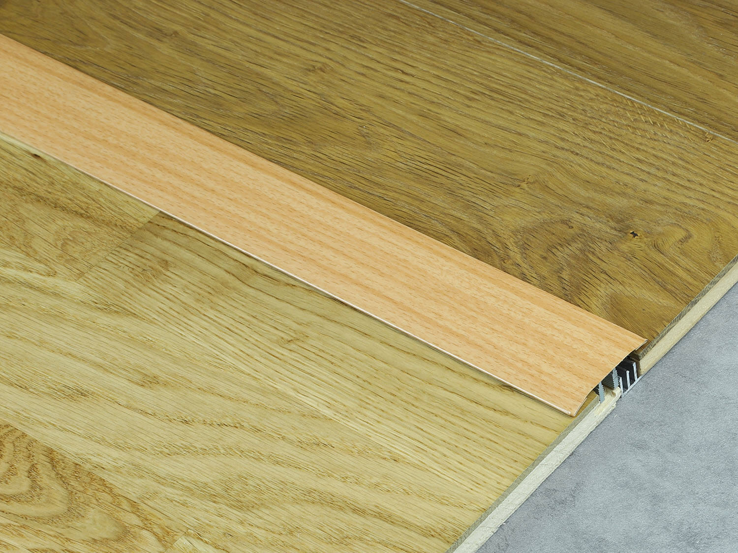 588 H20 Buk tmavý Küberit 06288200-05