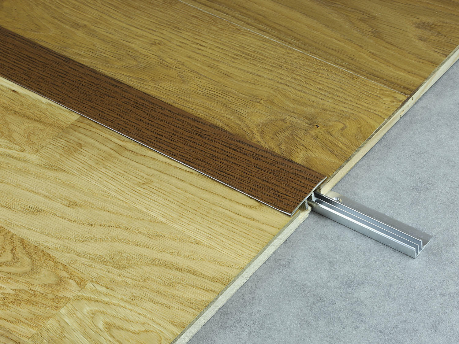 588 H31 Dub tmavý Küberit 06288310-15