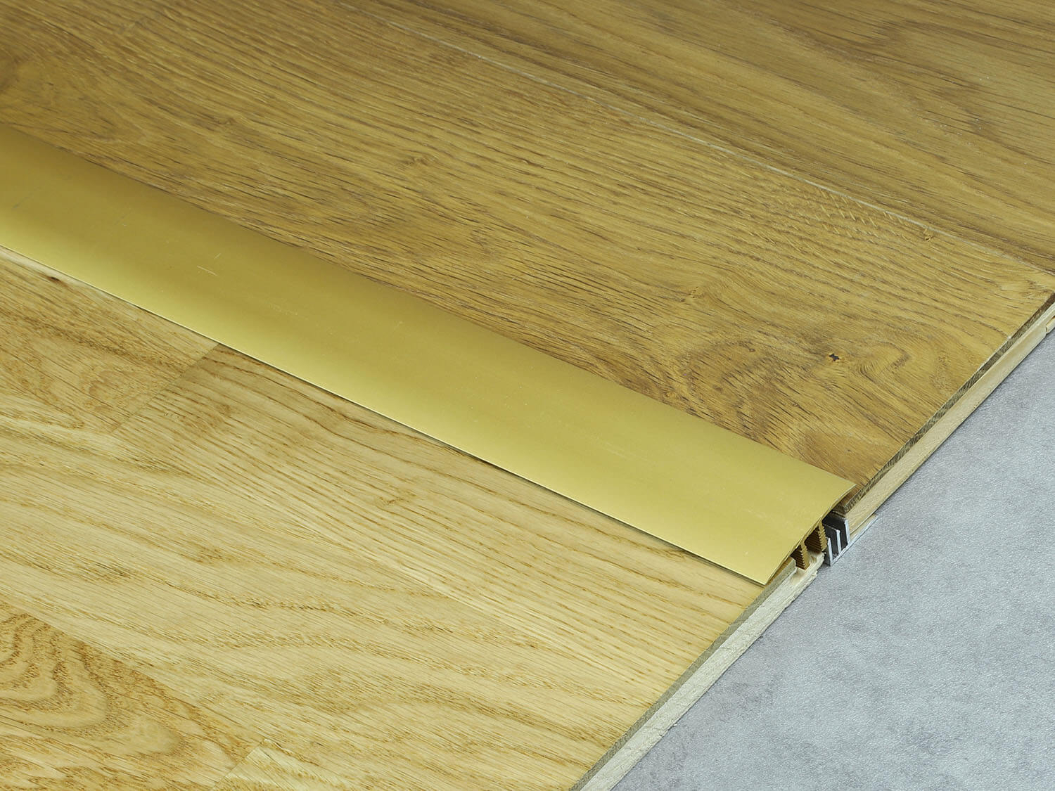 588 zlatý + základ Küberit 06288050-55