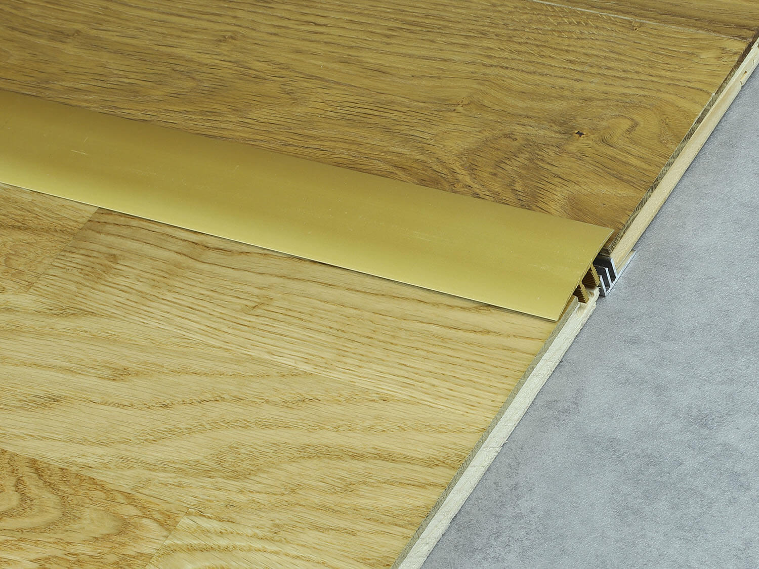 588 zlatý + základ Küberit 06288050-55