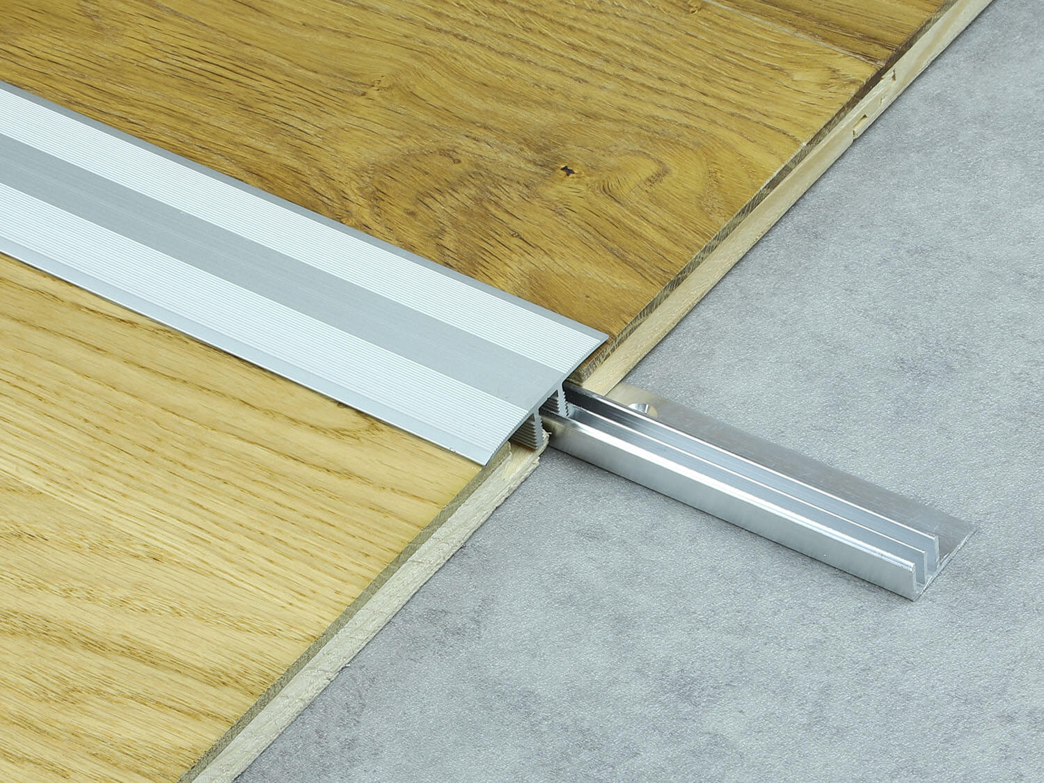 588 stříbrný + základ Küberit 06288045