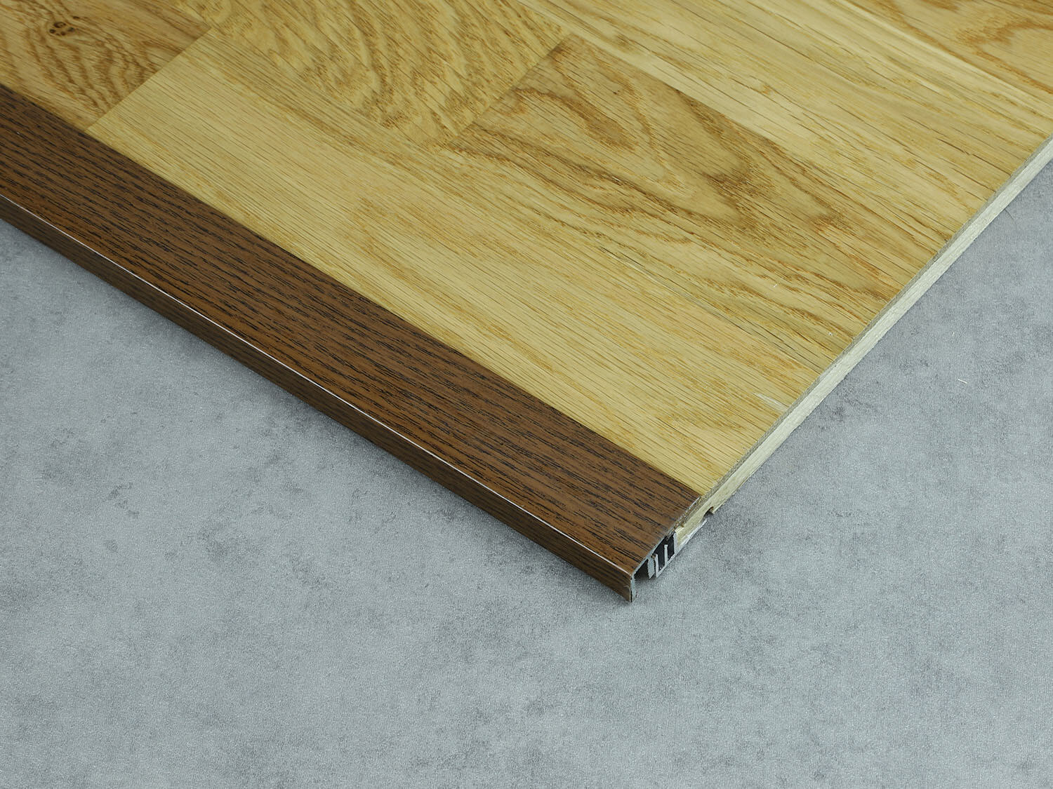 587 H31 Dub tmavý Küberit 06287310-15