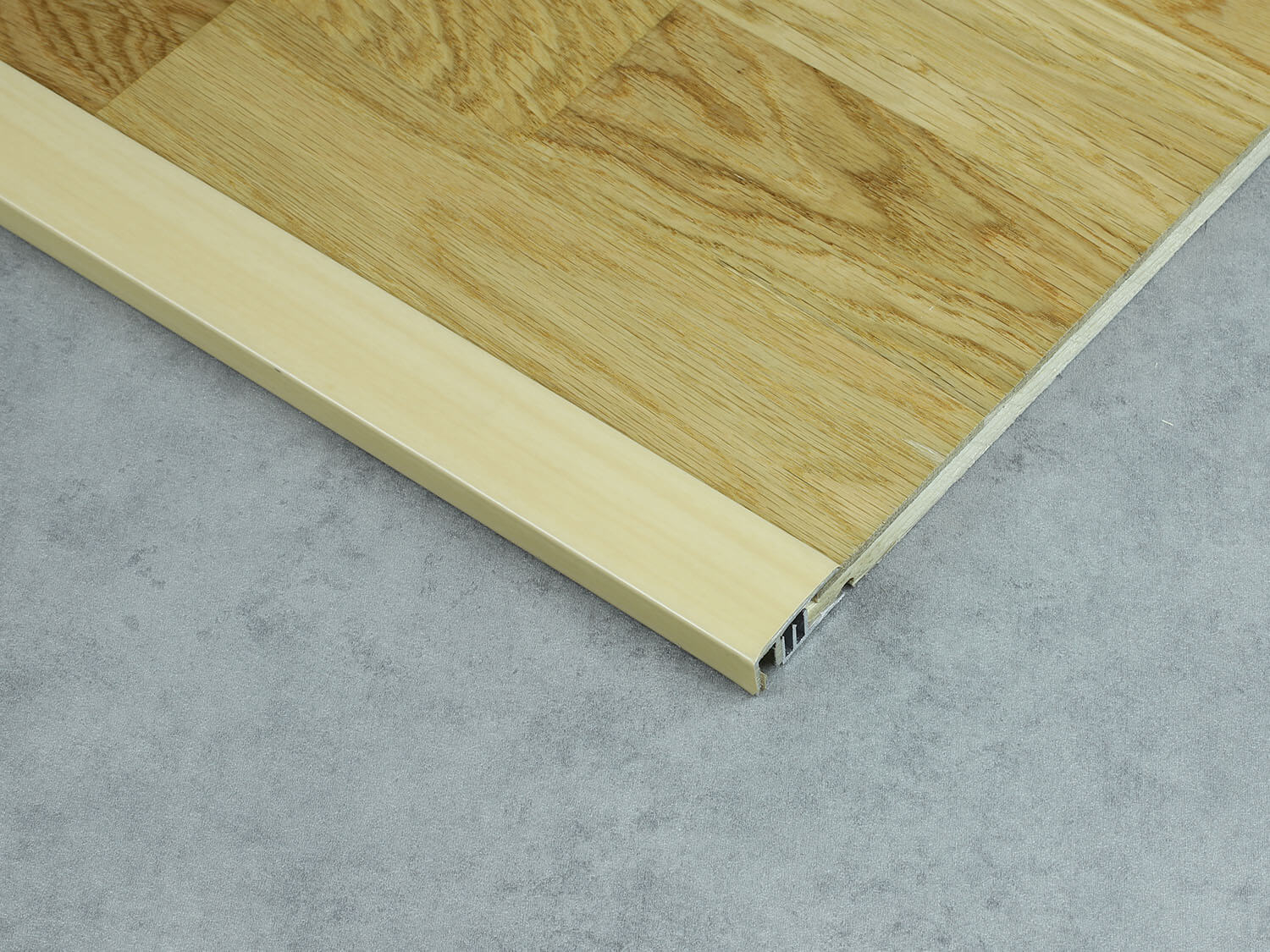 587 H40 Javor Küberit 06287400-05