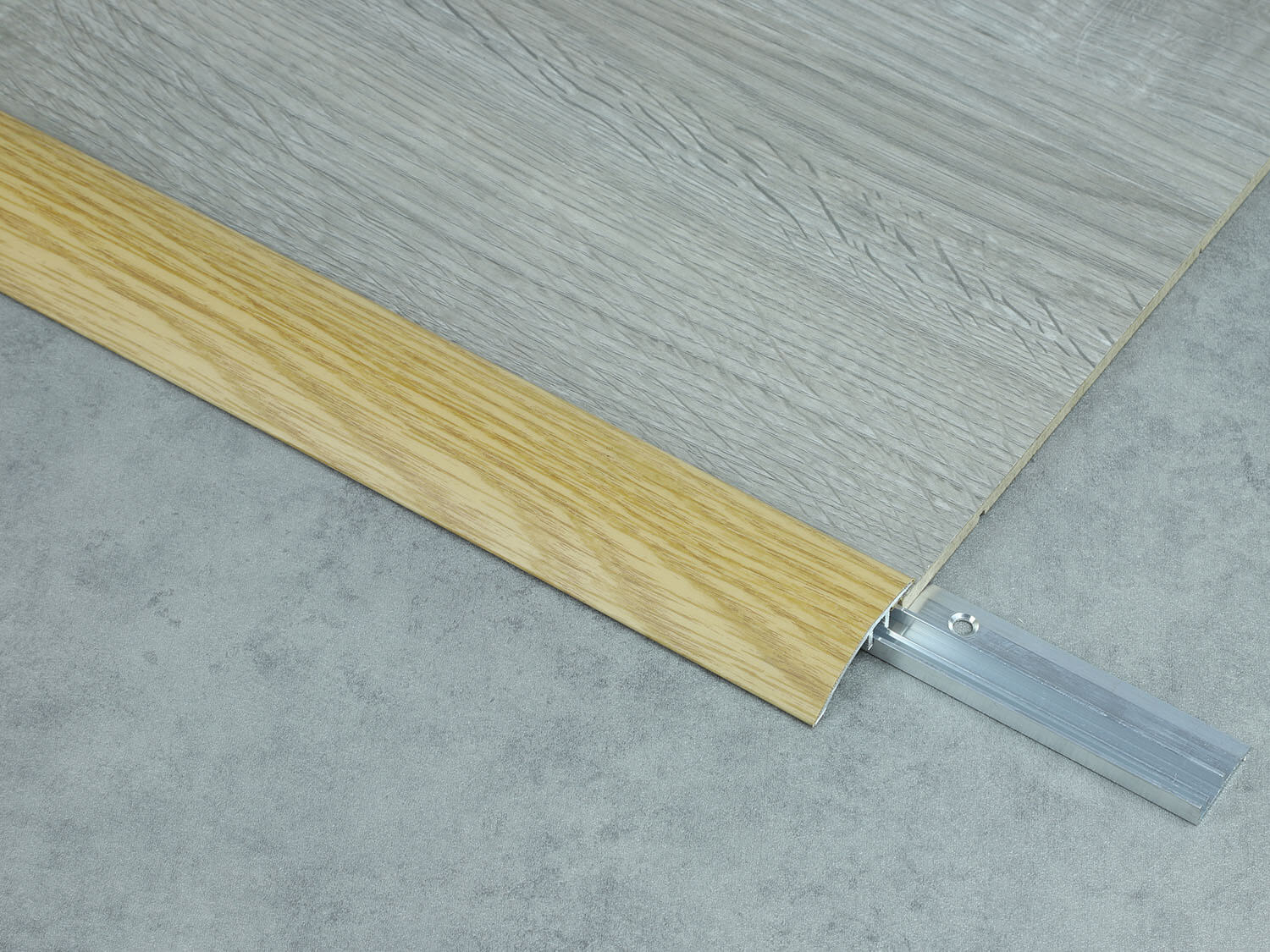 586L H30 Dub světlý Küberit 06186300-05