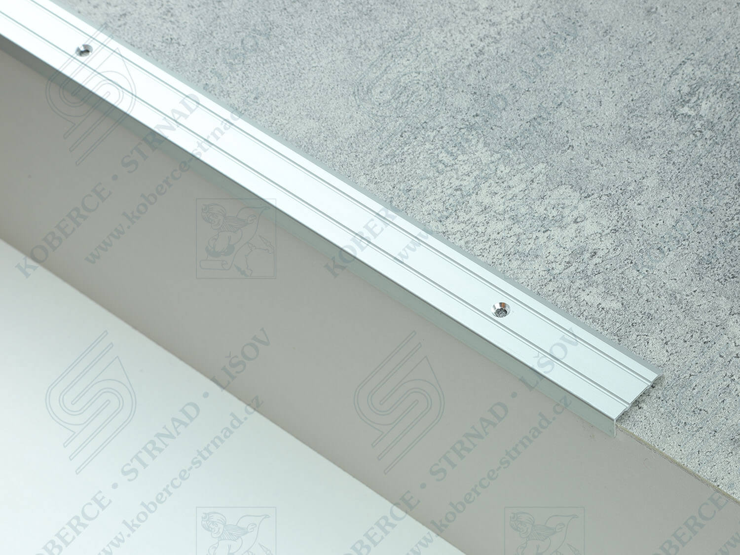 Schodová hrana 24,5x10 mm stříbrná vrtaná 04501-4