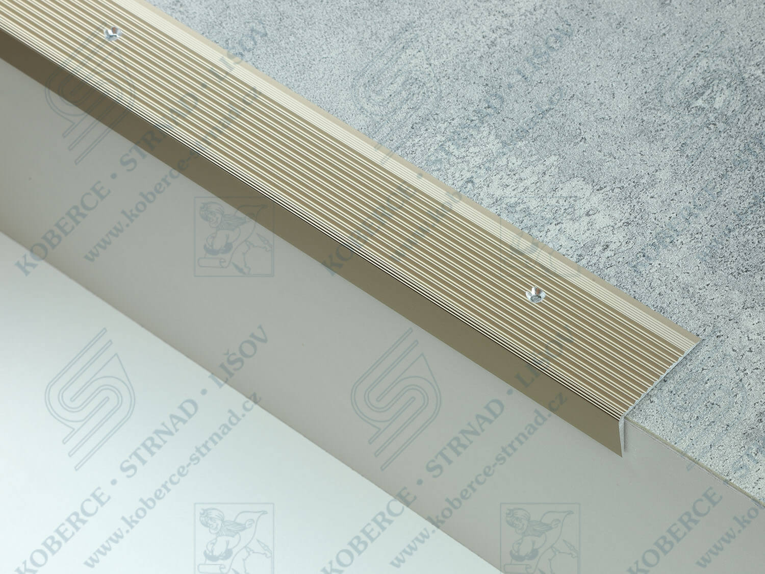 Schodová hrana 40x20 mm světlý bronz vrtaná