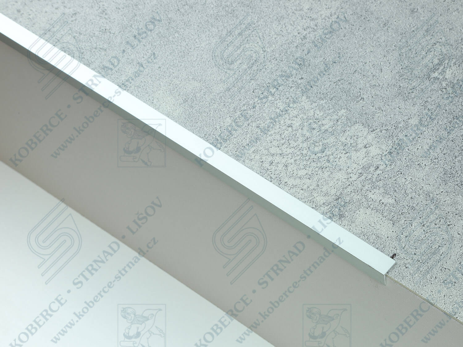 L-profil hliník 10x10 mm stříbrný bez lepidla