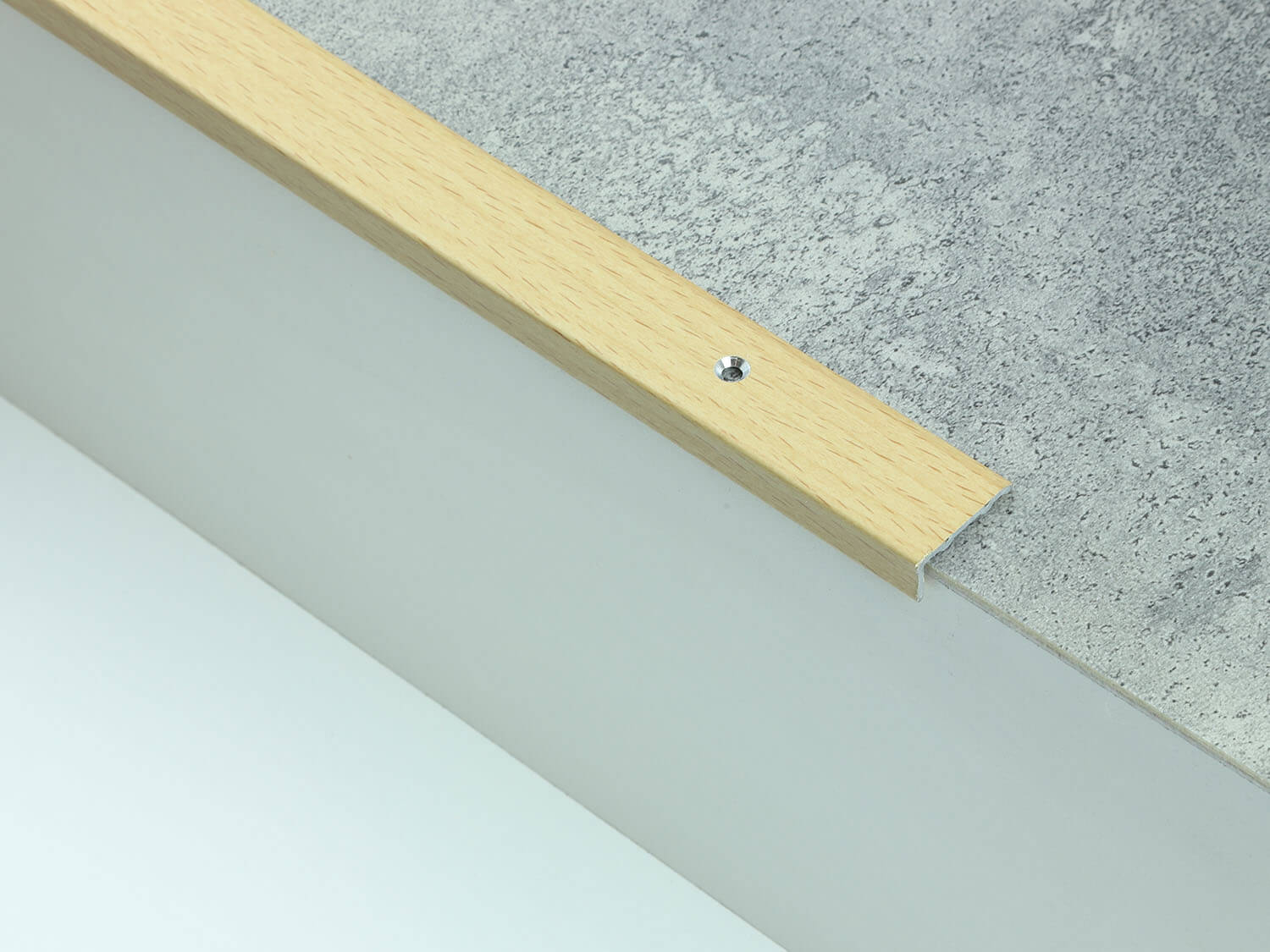 Schodová hrana 24,5x10 mm buk vrtaná 38701-5, 38711-4