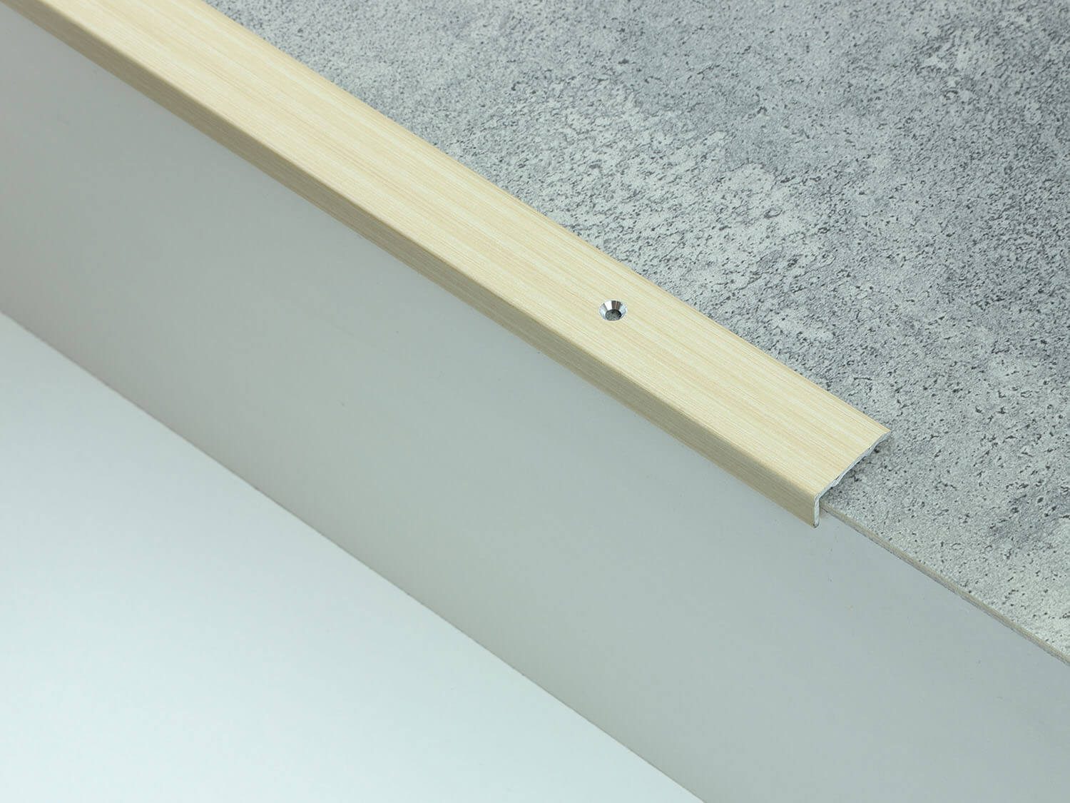 Schodová hrana 24,5x10 mm javor vrtaná 38741-1, 38751-0