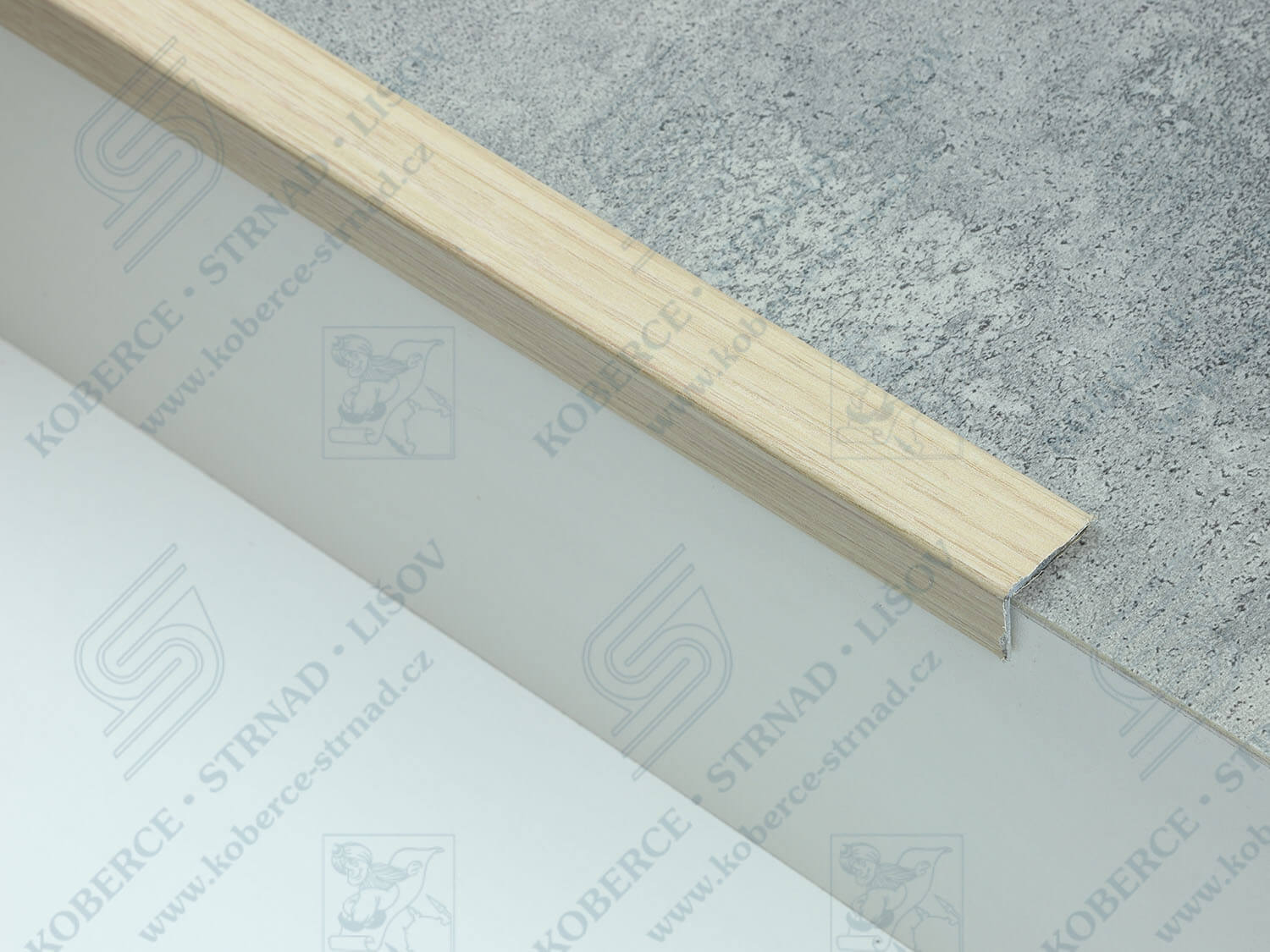 Schodová hrana 24,5x20 mm H33 dub bělený 21535330-35