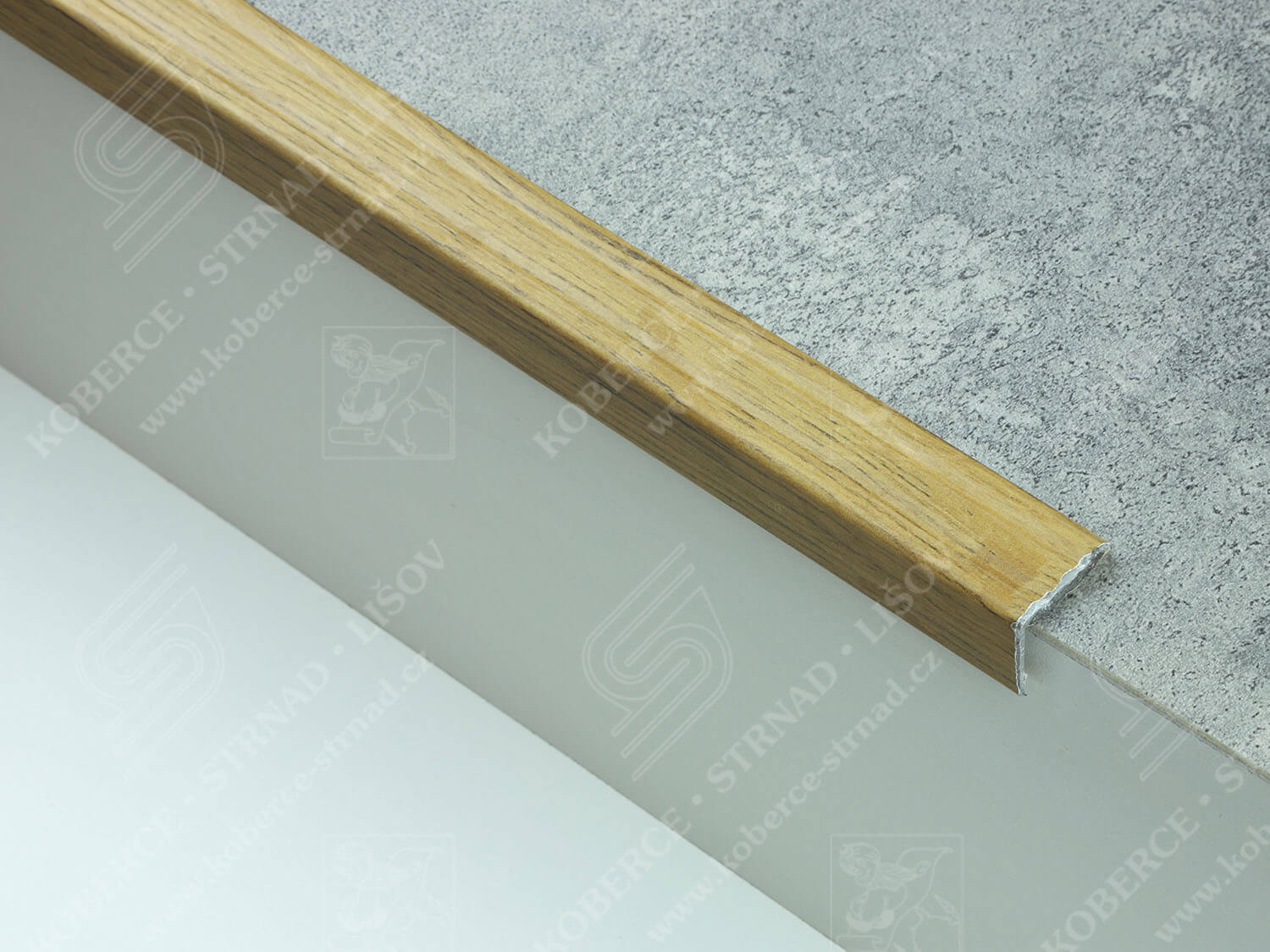 Schodová hrana 24,5x20 mm H34 dub country 21535340-45