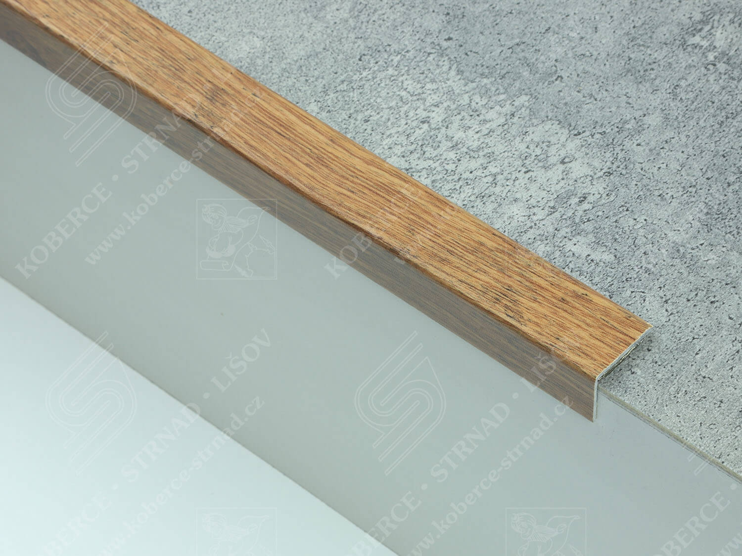 Schodová hrana 25x20 mm dub antik PTAF 2553-20