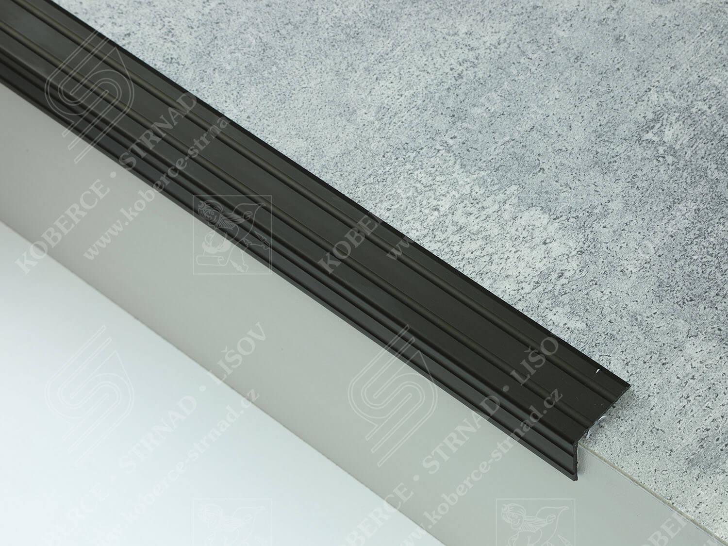 Schodová hrana 30x24,5 mm tmavý bronz Küberit oboustranná