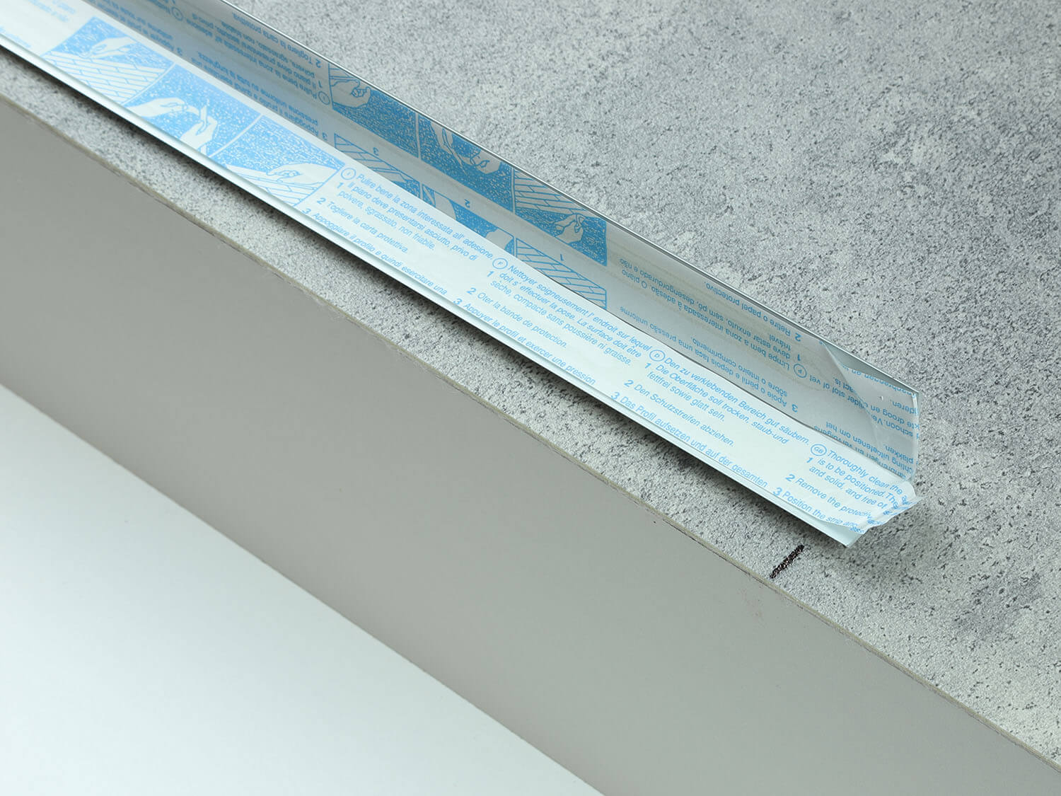 Schodová hrana 30x24,5 mm stříbrná oboustranná