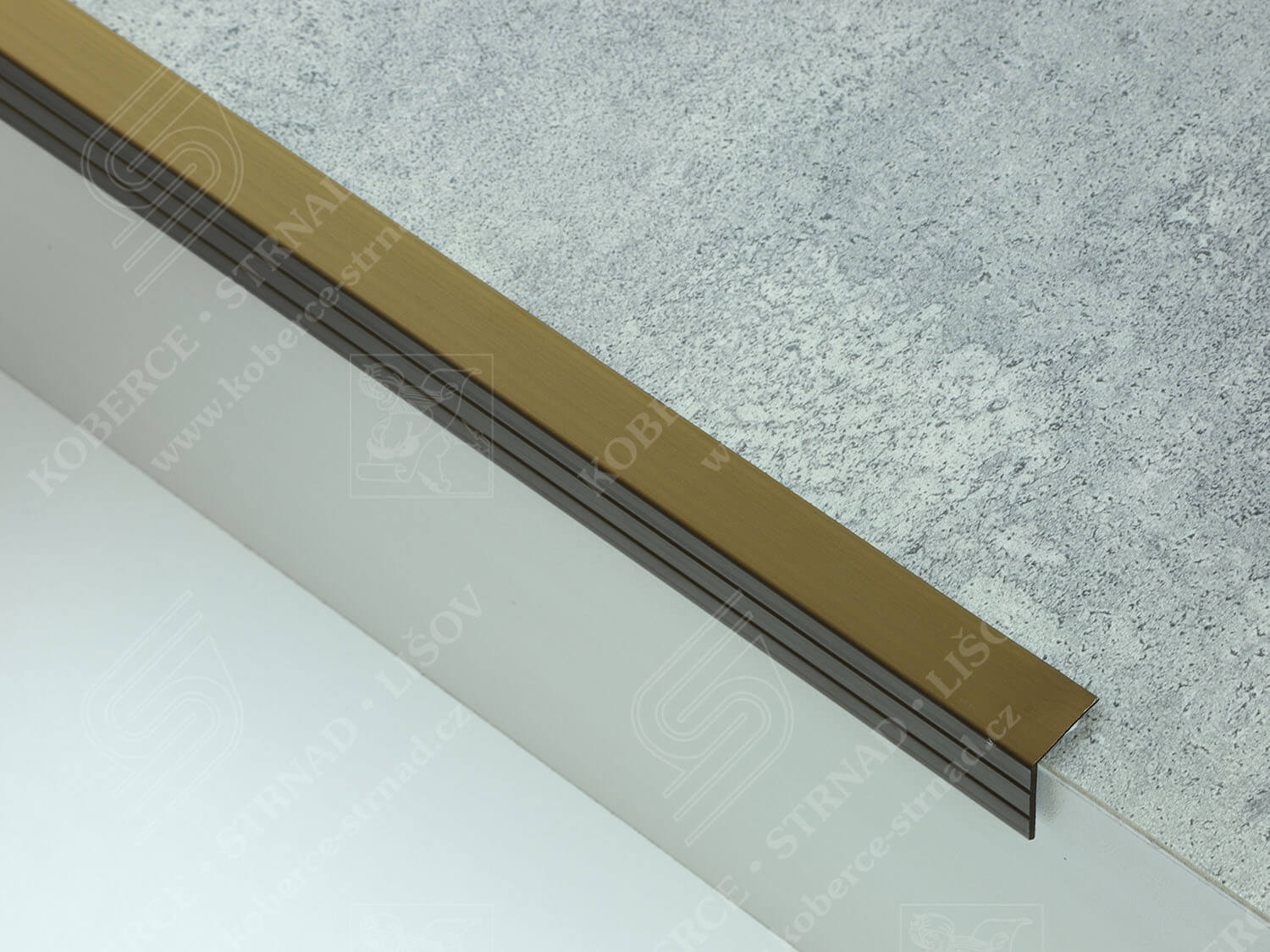 Schodová hrana 24,5x19 mm bronz oboustranná