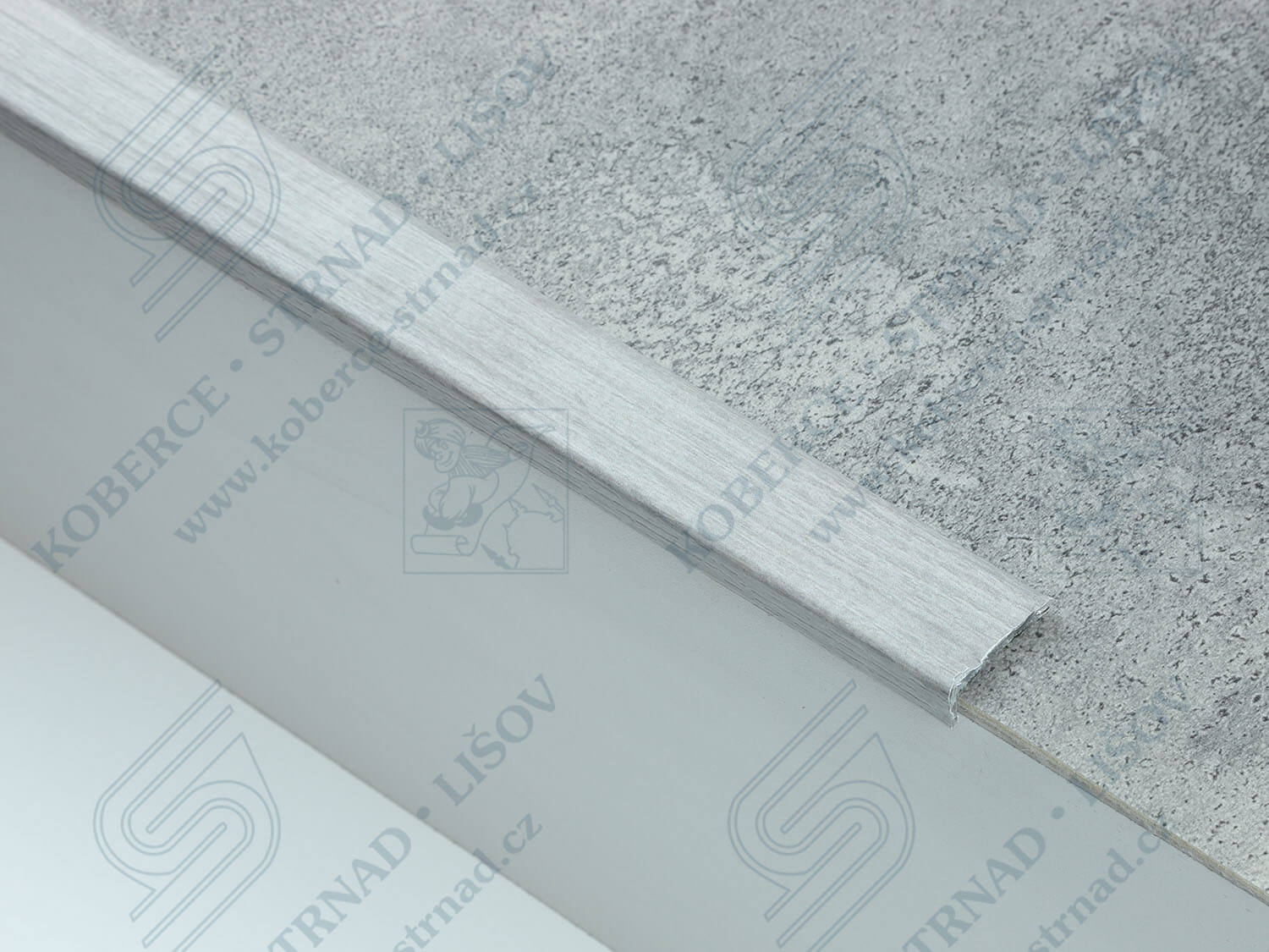 Schodová hrana 24,5x10 mm H65 dub světle šedý