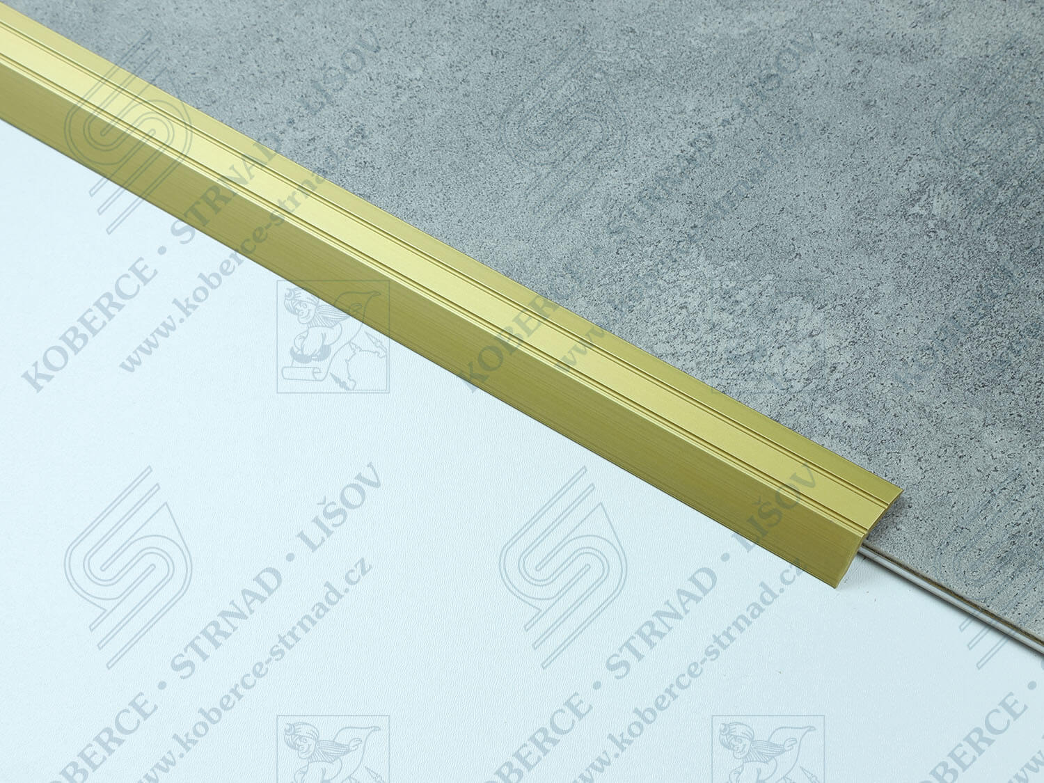 Náběh 8 mm zlatá podlahová lišta samolepicí 42336